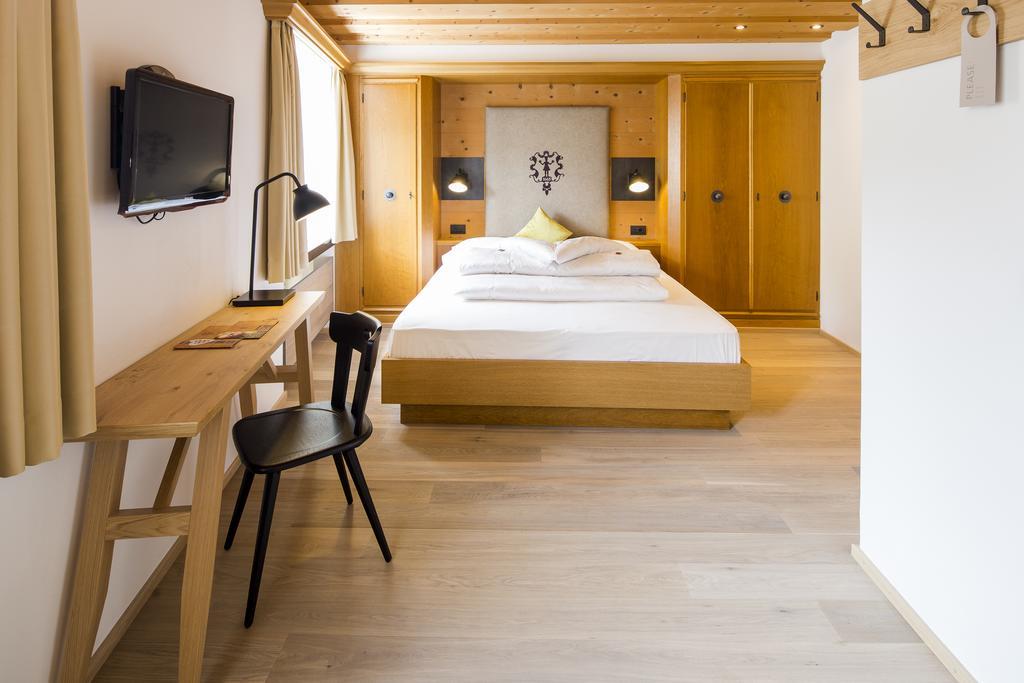 Der Mohrenwirt **** Hotel บัวร์กูสิโอ ภายนอก รูปภาพ